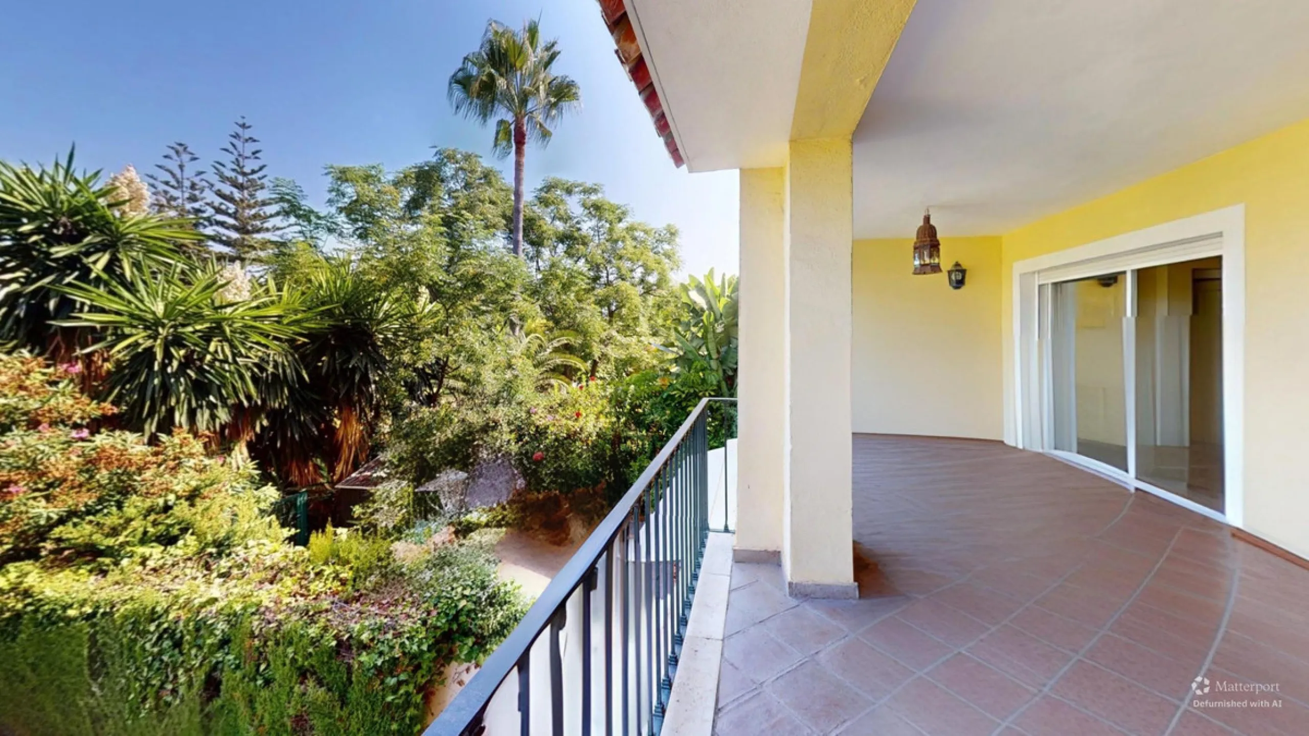 Apartment - Middle Floor Apartment в продаже в Marbella, Málaga. В доме 4 спален и 4 ванных комнат. Площадь дома 240 м²