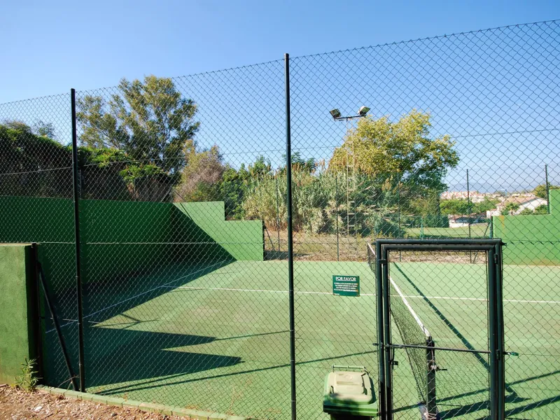 Apartment - Middle Floor Apartment в продаже в Marbella, Málaga. В доме 4 спален и 4 ванных комнат. Площадь дома 240 м²
