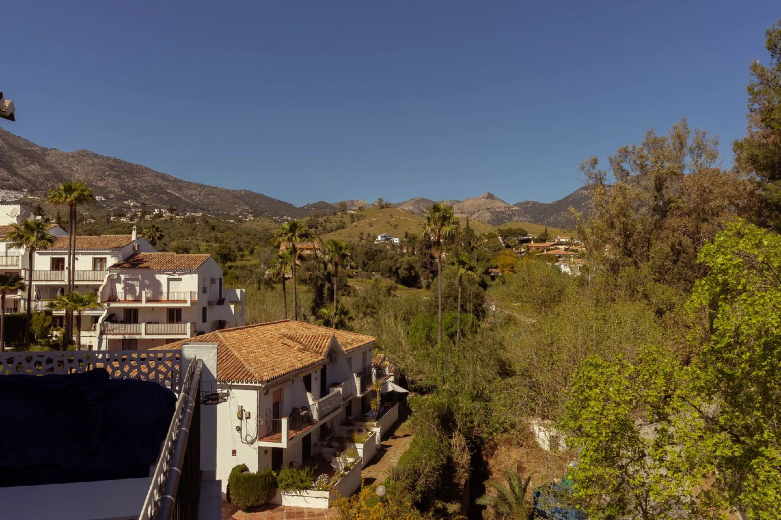 Wake up every day to natural light, open views and the peaceful surroundings of Mijas.
