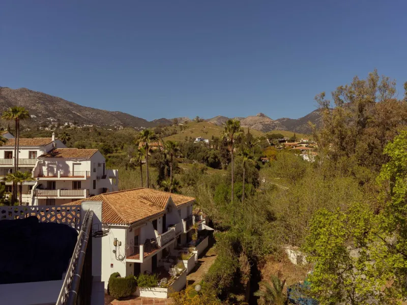 Wake up every day to natural light, open views and the peaceful surroundings of Mijas.