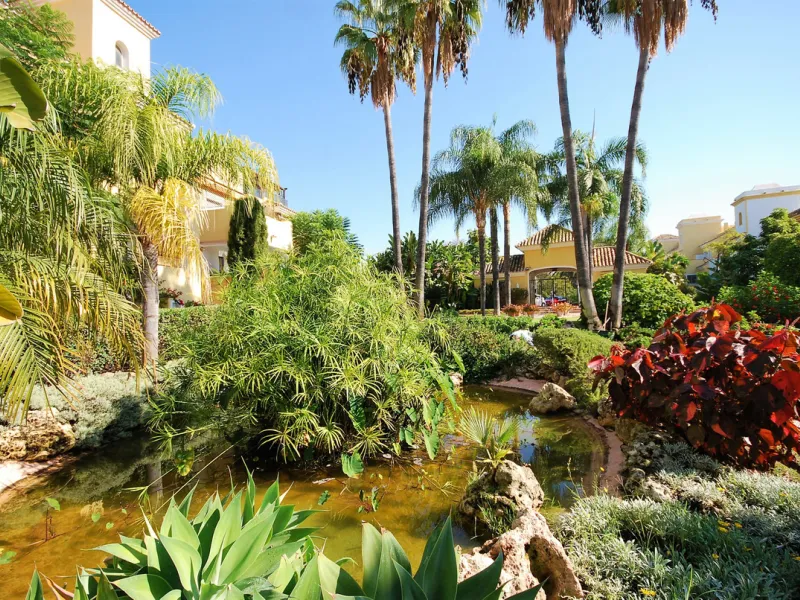 Apartment - Middle Floor Apartment в продаже в Marbella, Málaga. В доме 4 спален и 4 ванных комнат. Площадь дома 240 м²