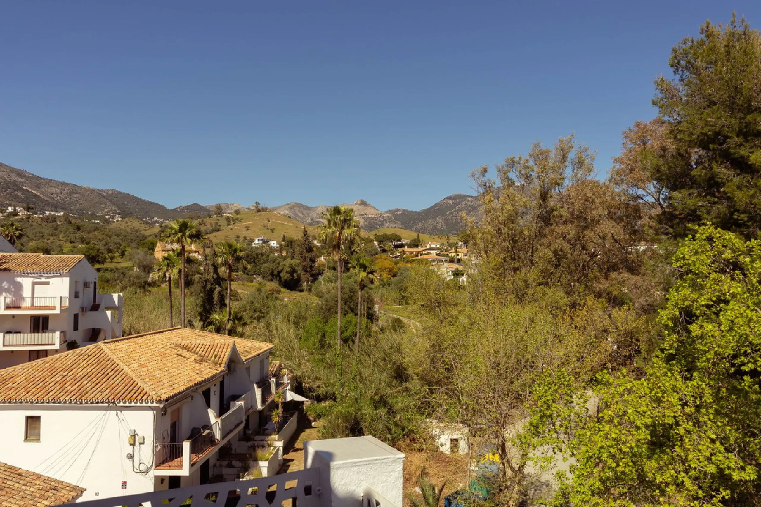 Wake up every day to natural light, open views and the peaceful surroundings of Mijas.