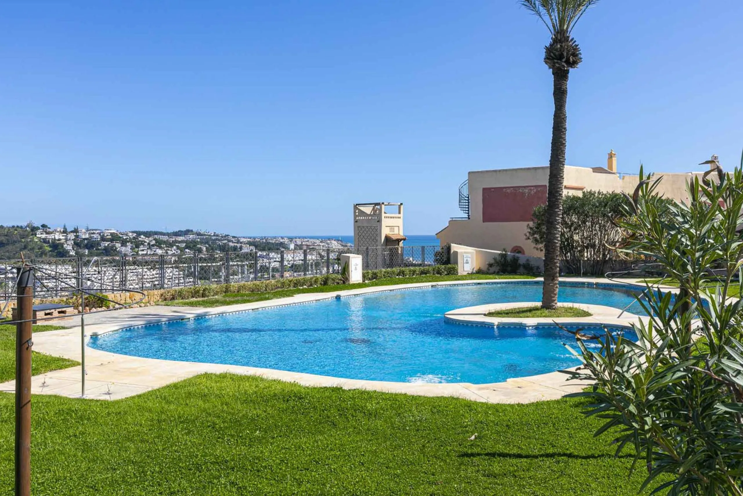 House - Townhouse в продаже в Mijas, Málaga. В доме 2 спален и 2 ванных комнат. Площадь дома 105 м²