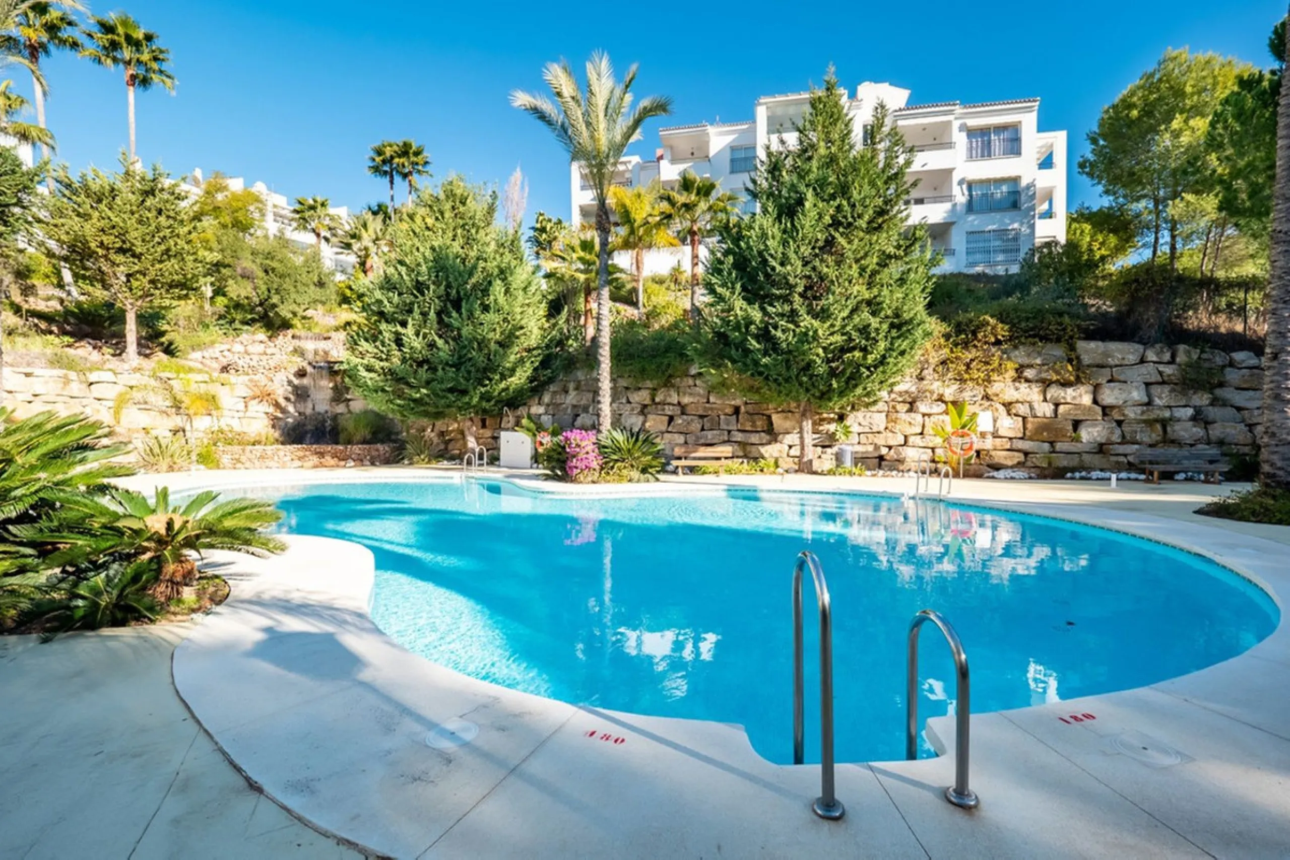 Beautiful End Townhouse with Panoramic Views in Alhaurín Golf