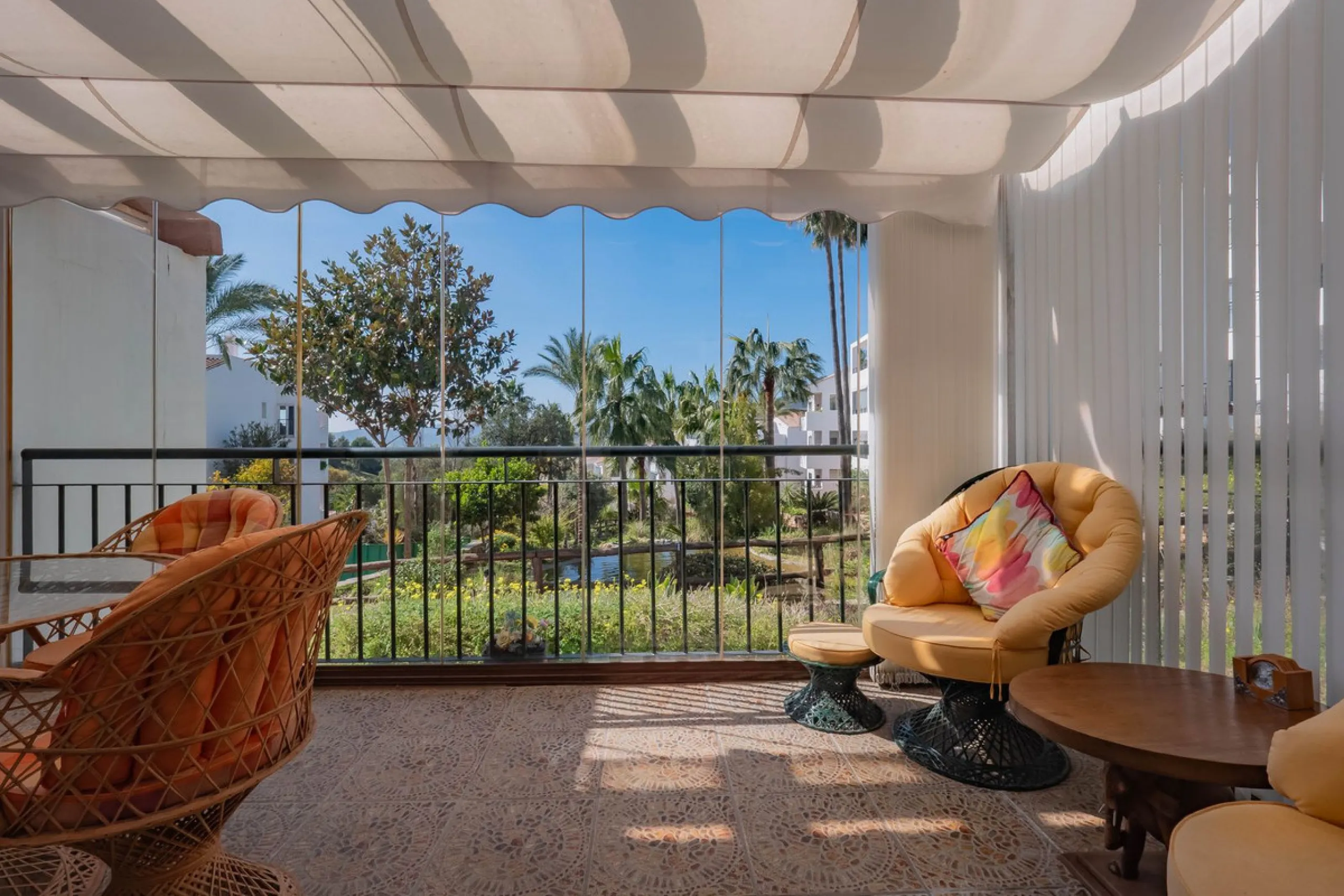 Beautiful End Townhouse with Panoramic Views in Alhaurín Golf