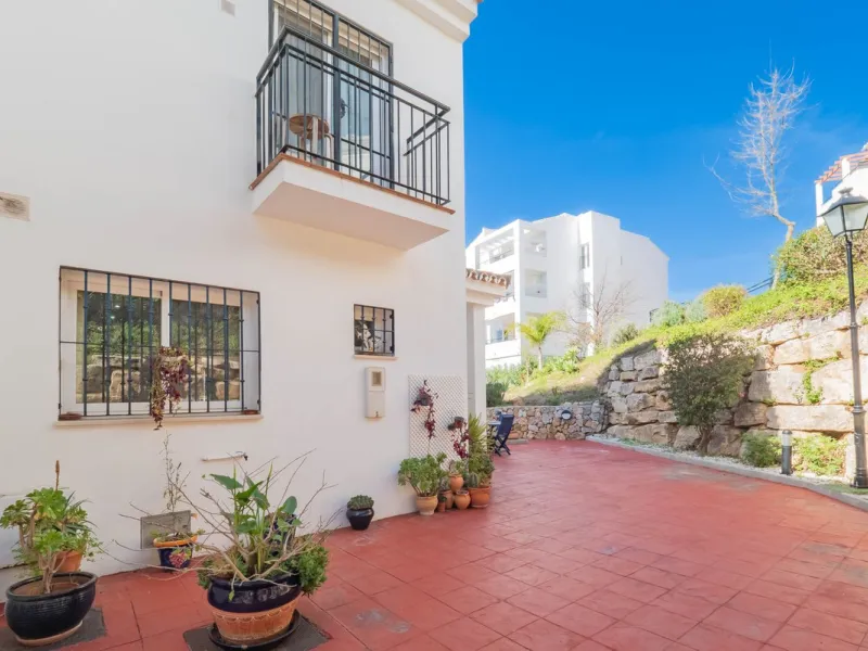 Beautiful End Townhouse with Panoramic Views in Alhaurín Golf