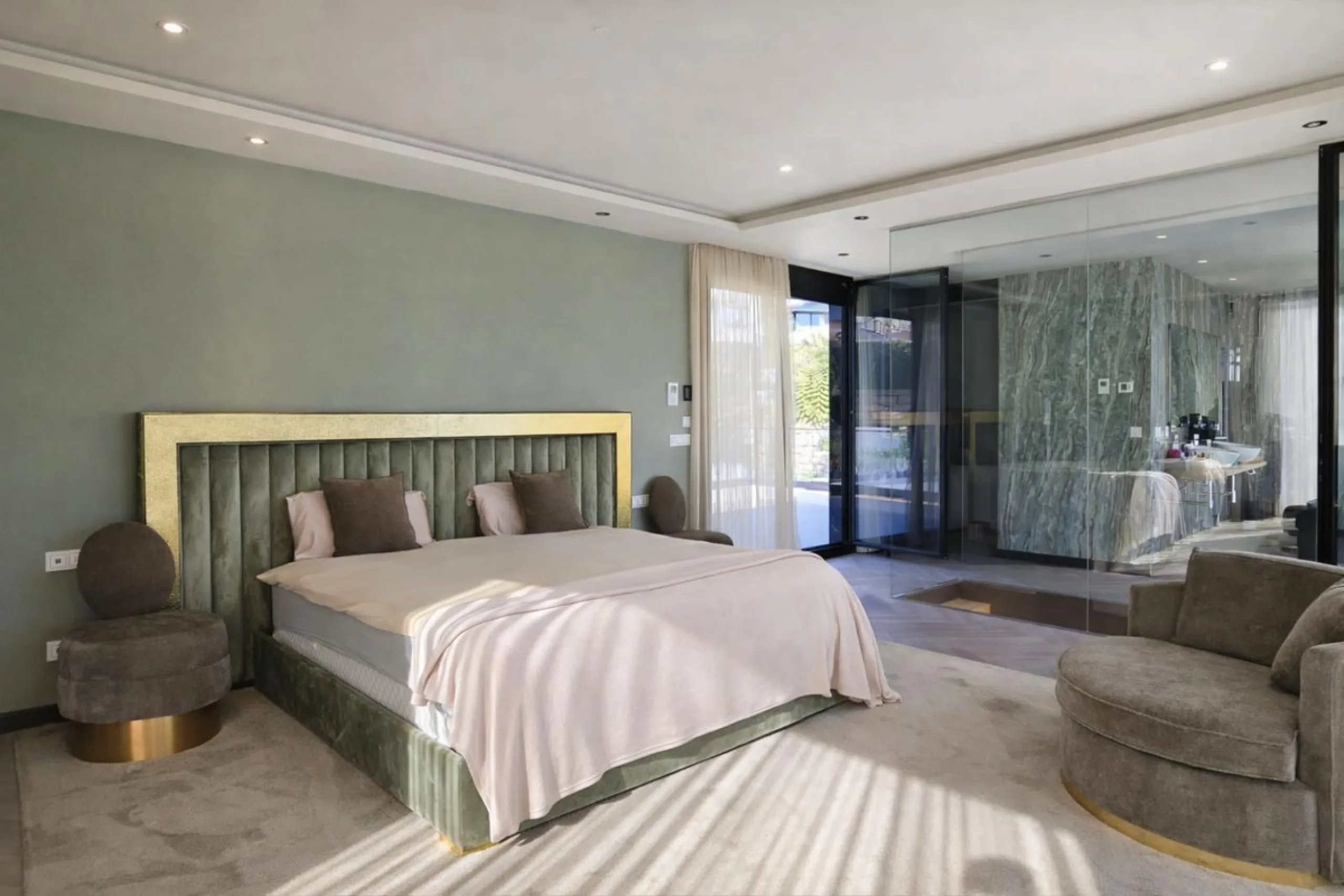 Exclusive Modern Frontline Golf Villa | El Campanario
