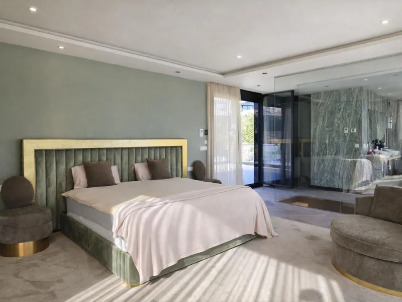 Exclusive Modern Frontline Golf Villa | El Campanario