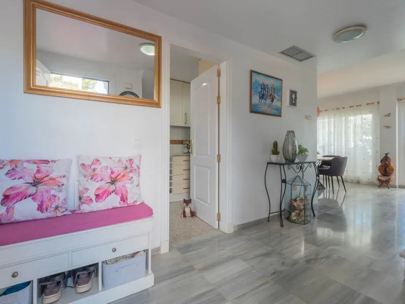 Beautiful End Townhouse with Panoramic Views in Alhaurín Golf