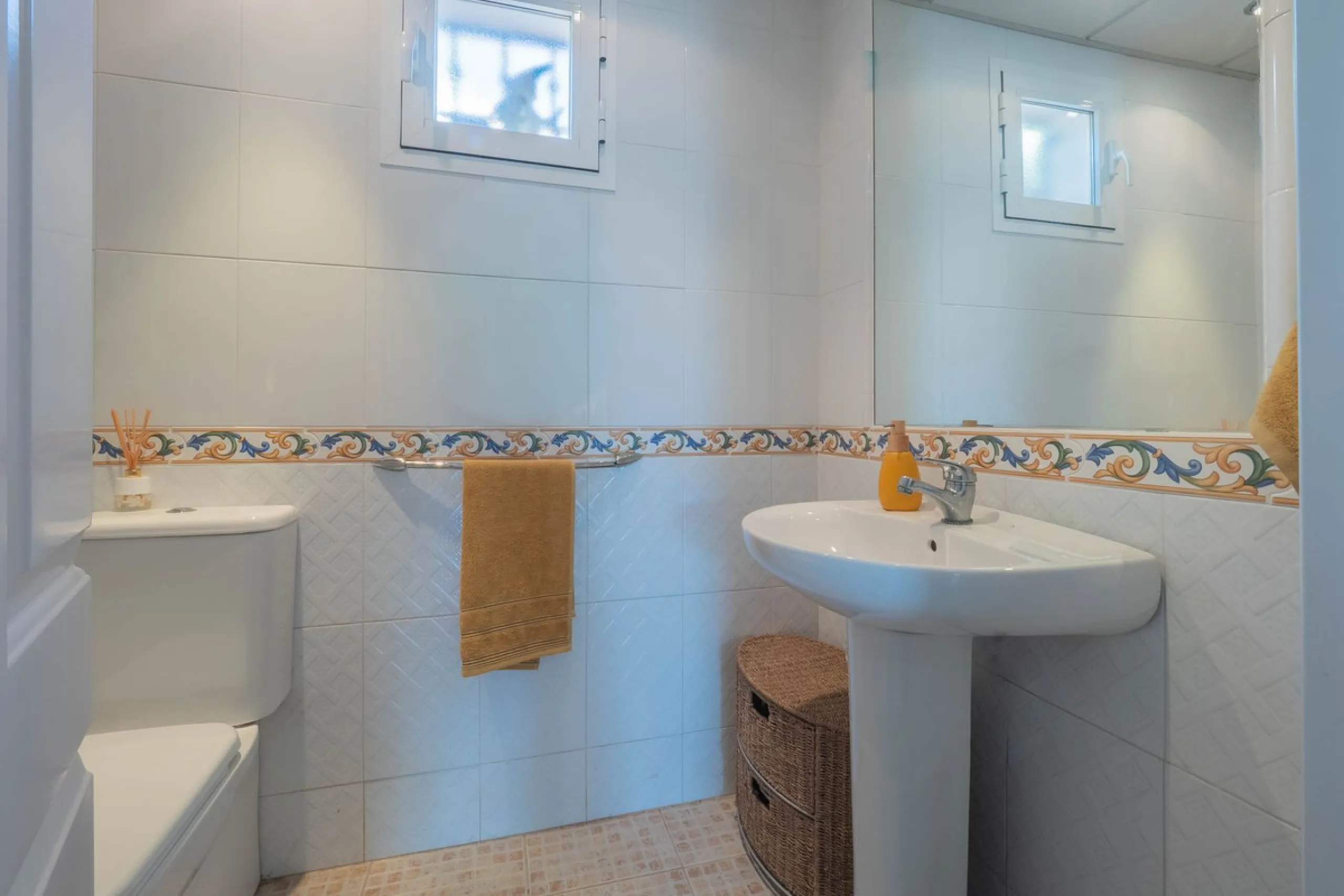 Beautiful End Townhouse with Panoramic Views in Alhaurín Golf