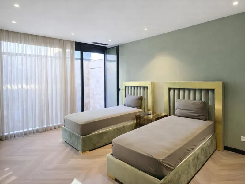 Exclusive Modern Frontline Golf Villa | El Campanario