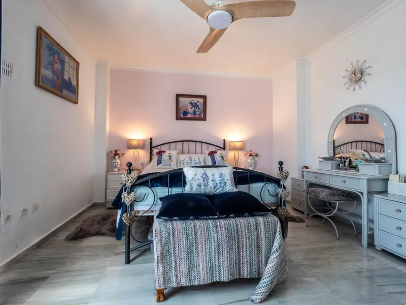 Beautiful End Townhouse with Panoramic Views in Alhaurín Golf