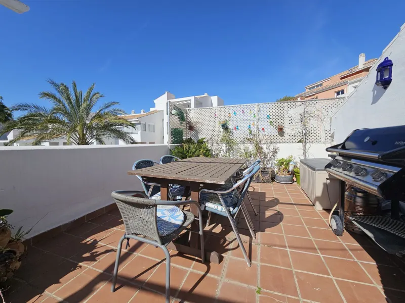 Beautiful End Townhouse with Panoramic Views in Alhaurín Golf