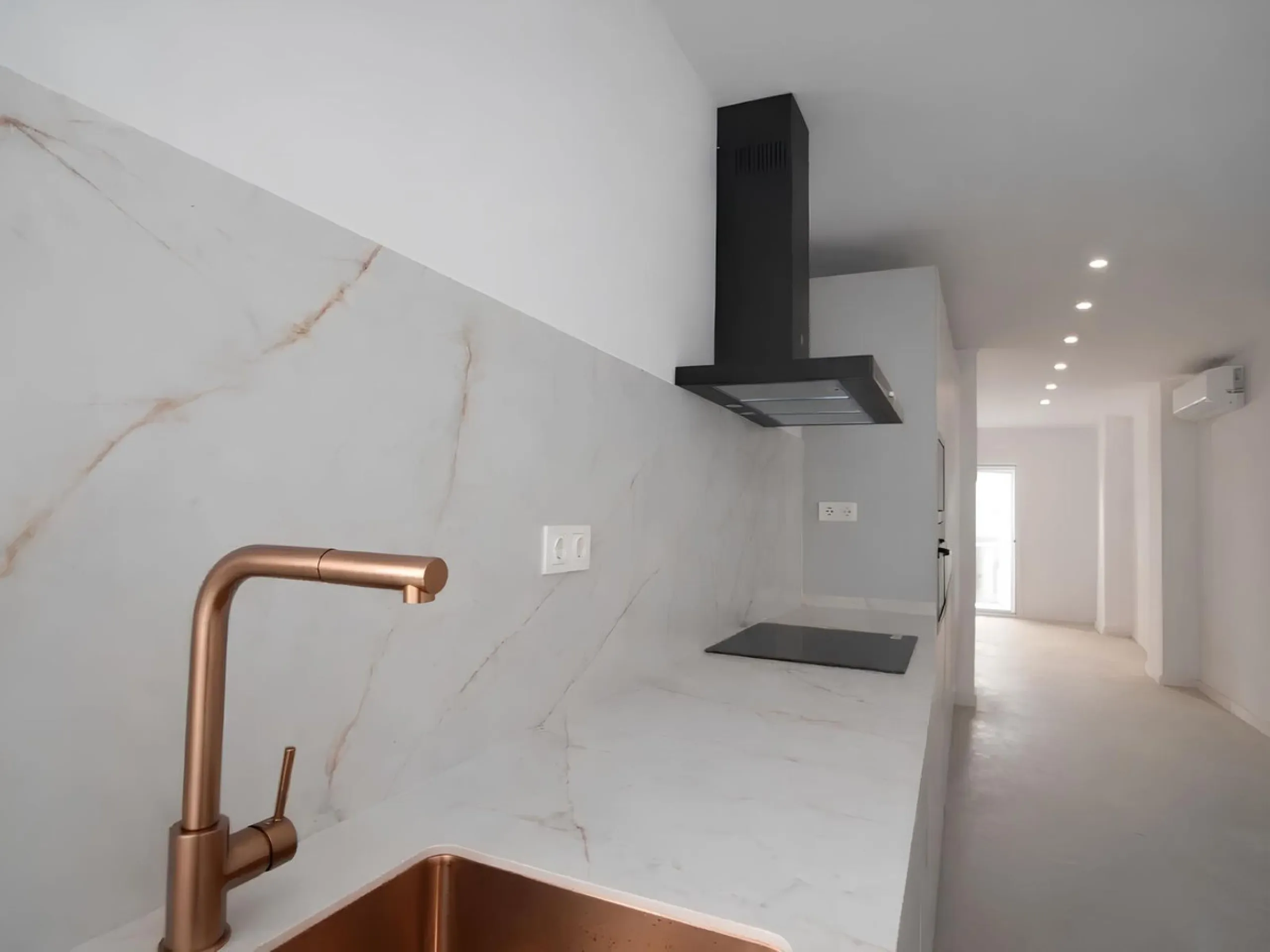 Apartment - Penthouse в продаже в Fuengirola, Málaga. В доме 2 спален и 2 ванных комнат. Площадь дома 66 м²