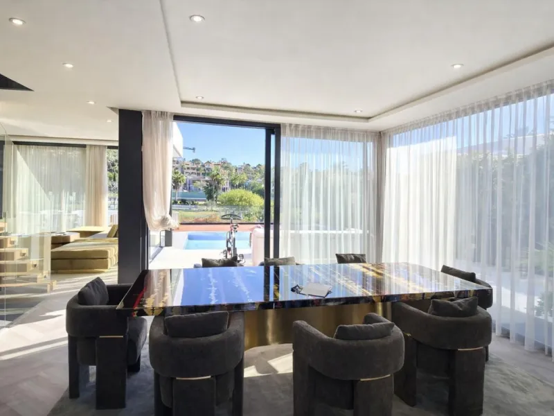 Exclusive Modern Frontline Golf Villa | El Campanario