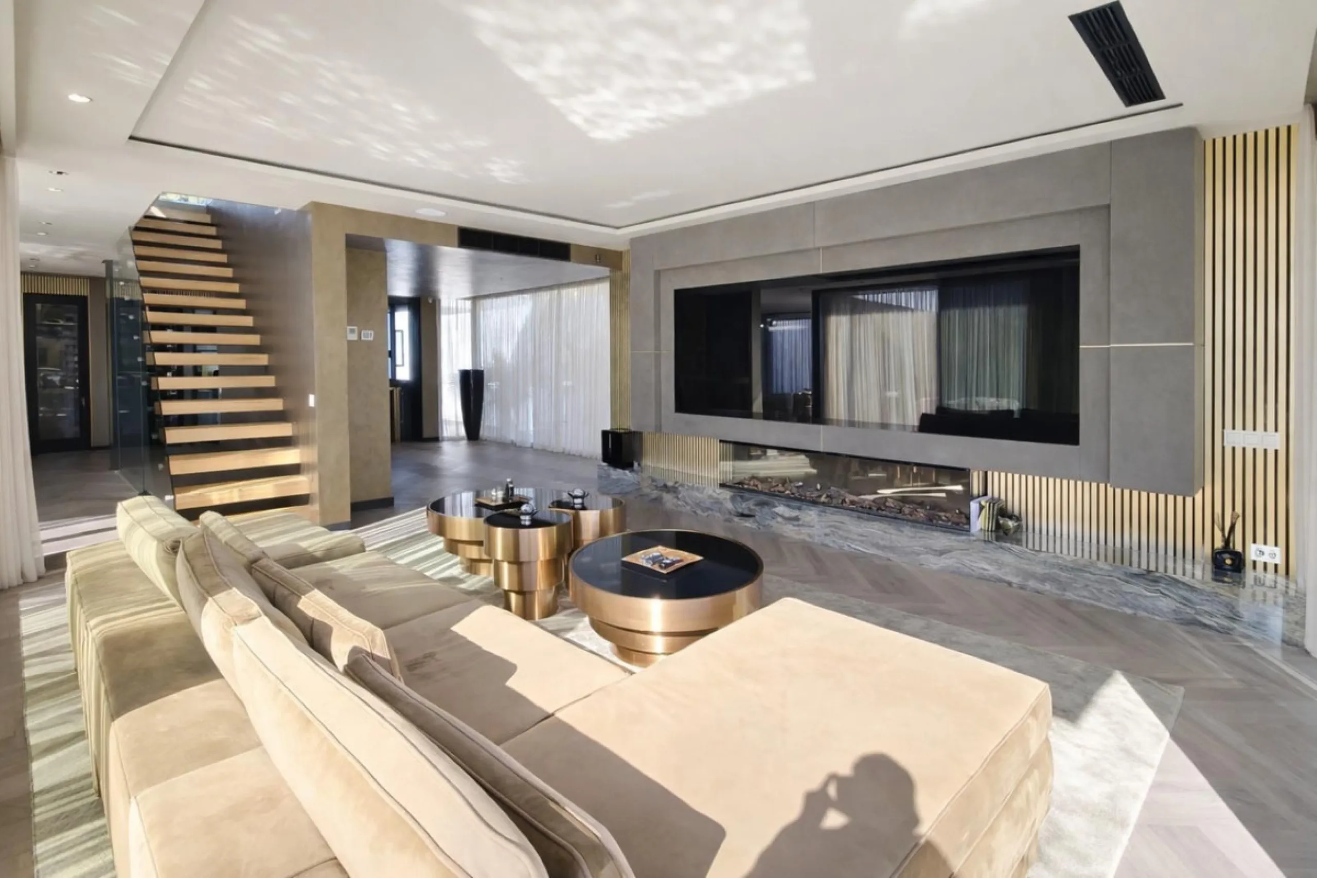 Exclusive Modern Frontline Golf Villa | El Campanario