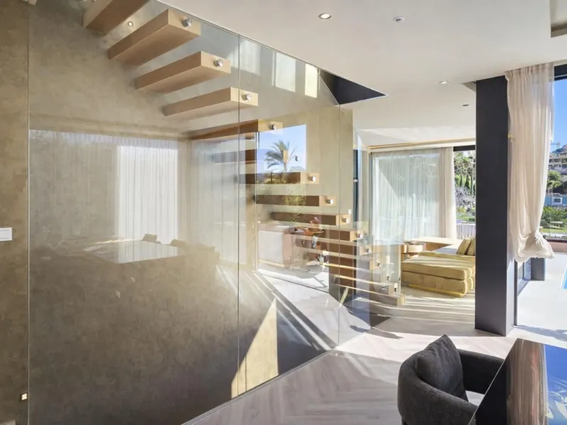 Exclusive Modern Frontline Golf Villa | El Campanario