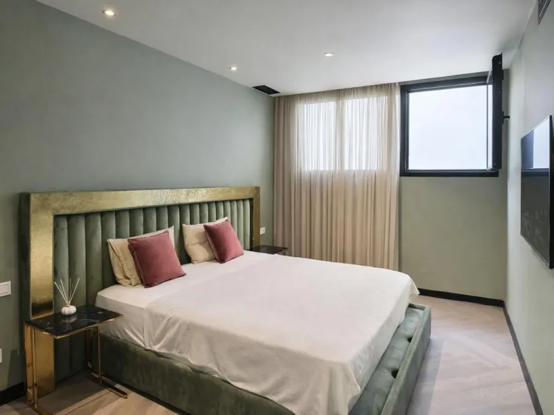 Exclusive Modern Frontline Golf Villa | El Campanario