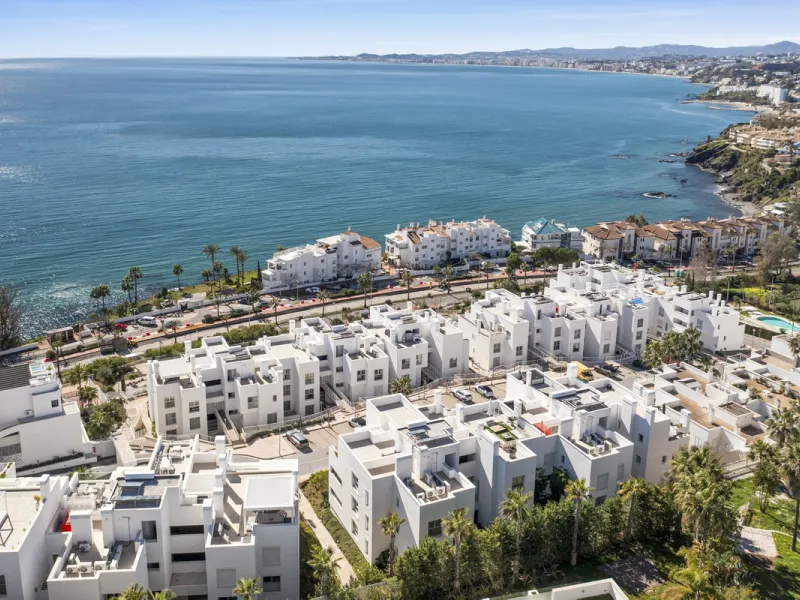 Apartment - Ground Floor Apartment в продаже в Benalmadena, Málaga. В доме 3 спален и 2 ванных комнат. Площадь дома 100 м²