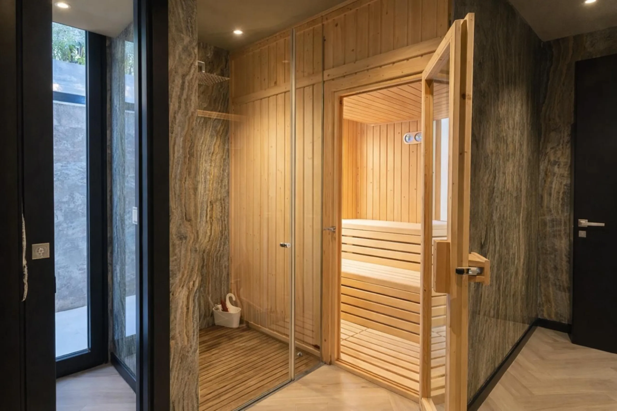 Exclusive Modern Frontline Golf Villa | El Campanario