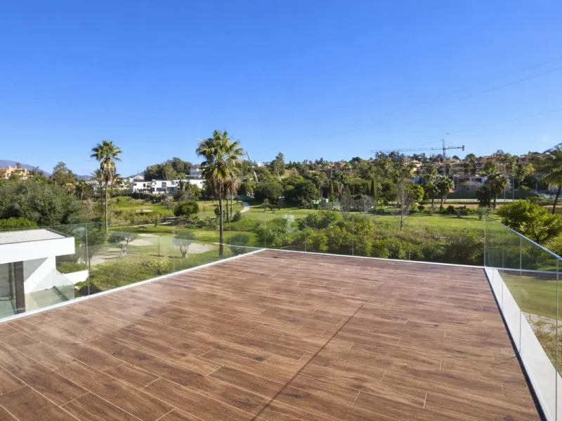 Exclusive Modern Frontline Golf Villa | El Campanario