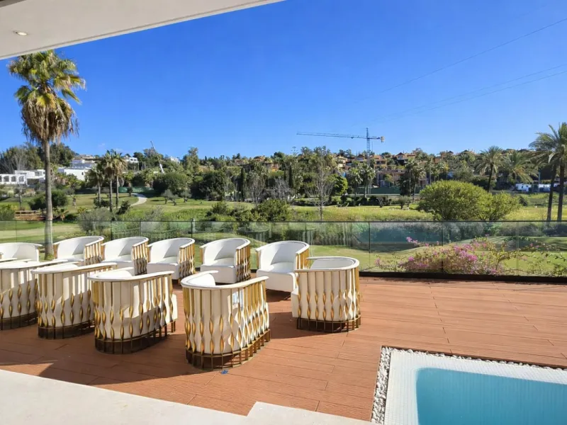 Exclusive Modern Frontline Golf Villa | El Campanario