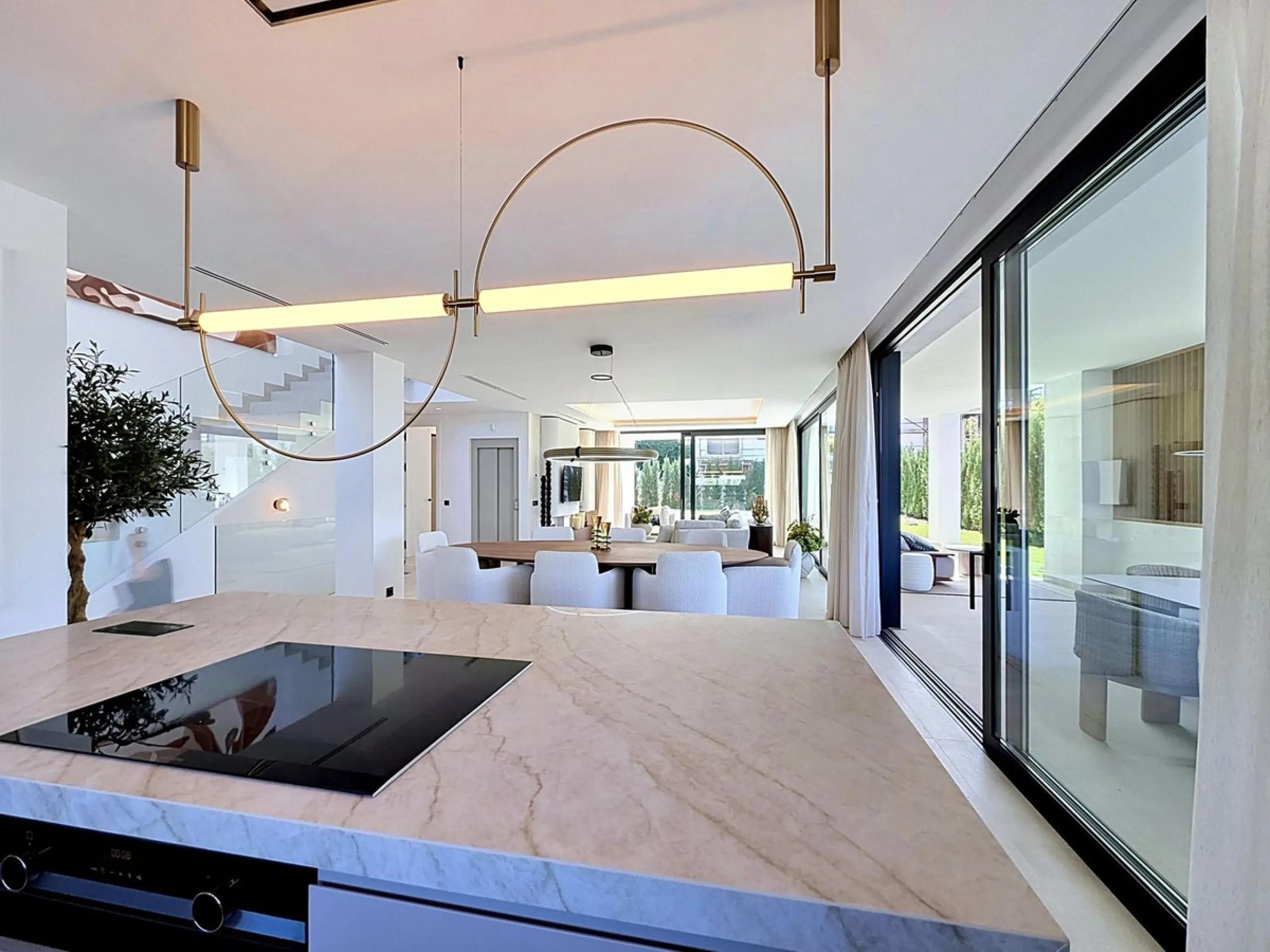 TURNKEY DESIGNER VILLA IN NAGÜELES · MARBELLA GOLDEN MILE