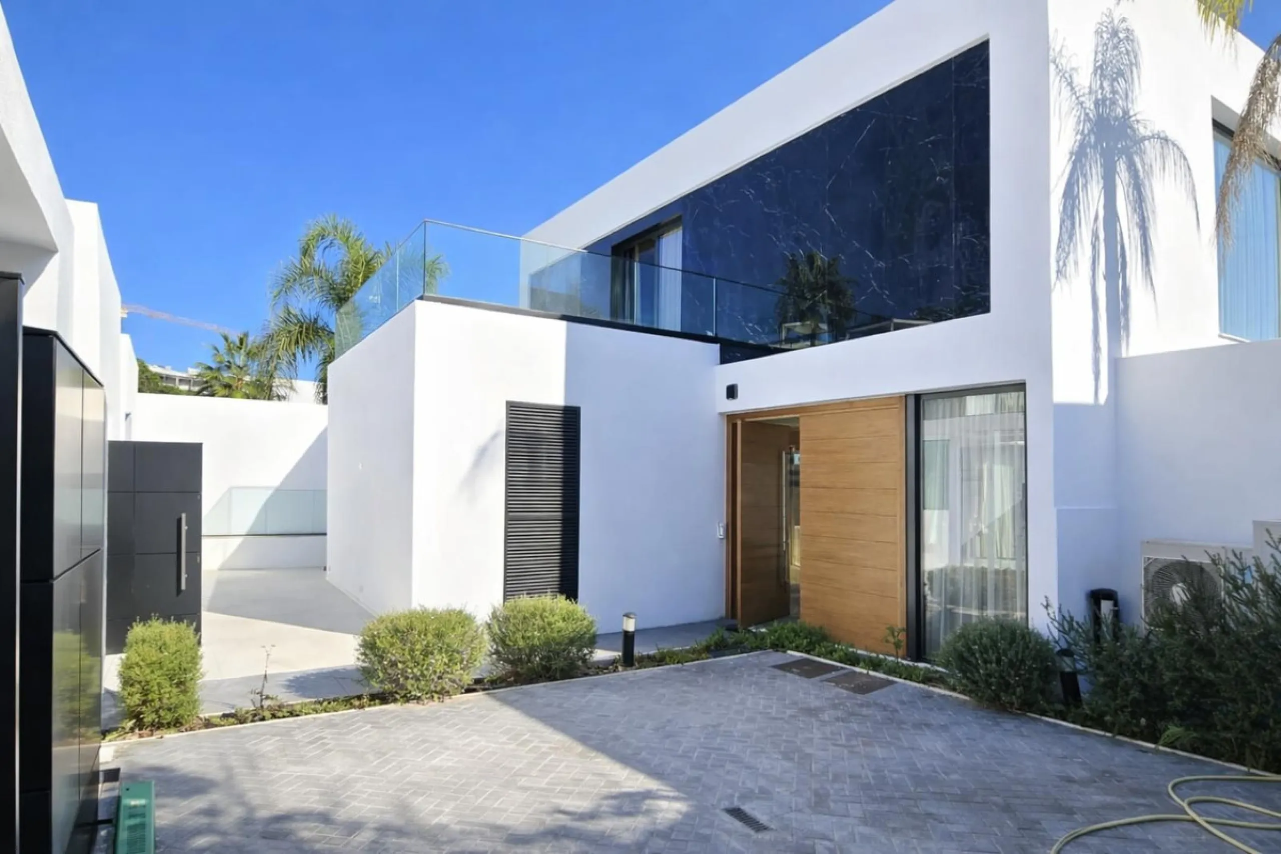 Exclusive Modern Frontline Golf Villa | El Campanario