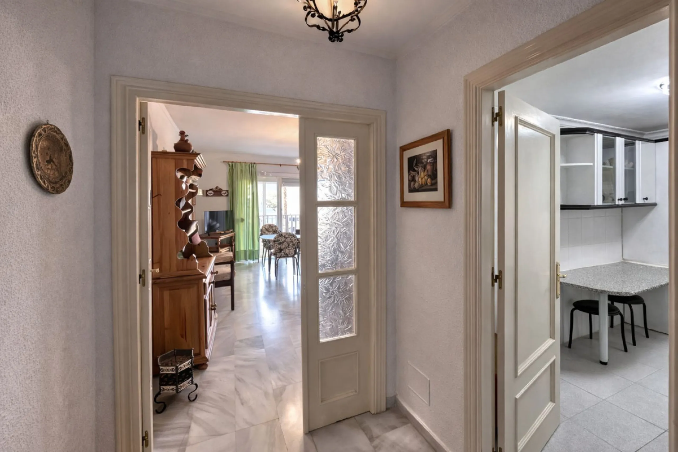 Apartment - Middle Floor Apartment в продаже в Fuengirola, Málaga. В доме 3 спален и 2 ванных комнат. Площадь дома 100 м²