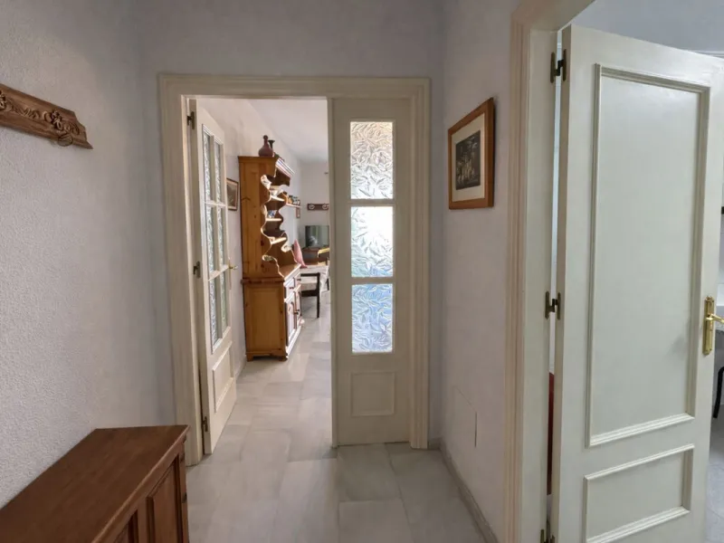 Apartment - Middle Floor Apartment в продаже в Fuengirola, Málaga. В доме 3 спален и 2 ванных комнат. Площадь дома 100 м²