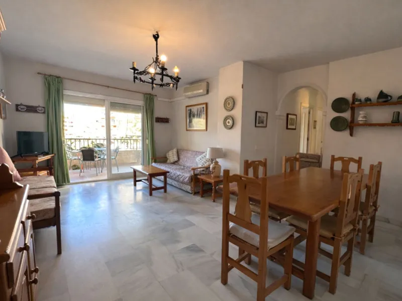Apartment - Middle Floor Apartment в продаже в Fuengirola, Málaga. В доме 3 спален и 2 ванных комнат. Площадь дома 100 м²