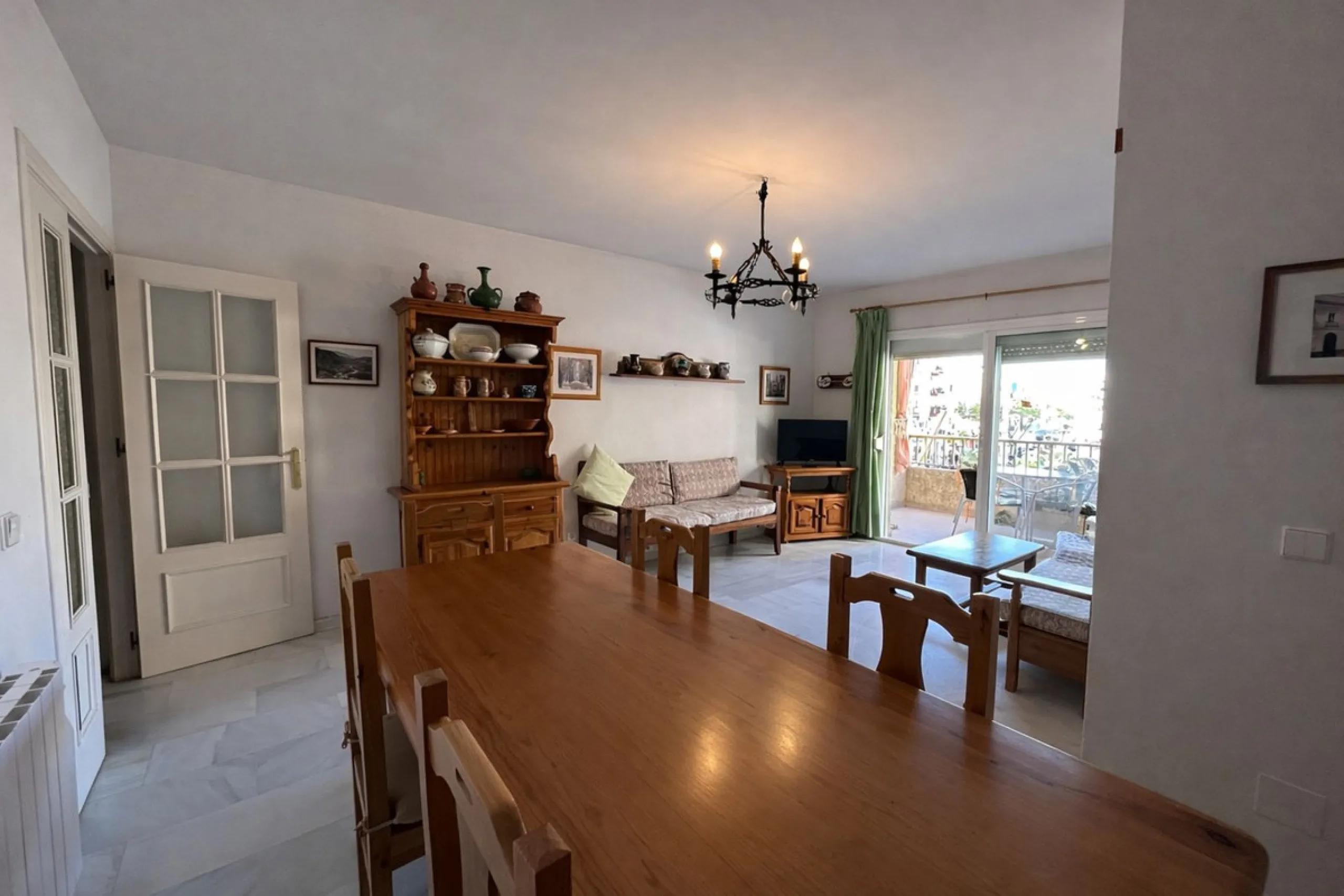Apartment - Middle Floor Apartment в продаже в Fuengirola, Málaga. В доме 3 спален и 2 ванных комнат. Площадь дома 100 м²
