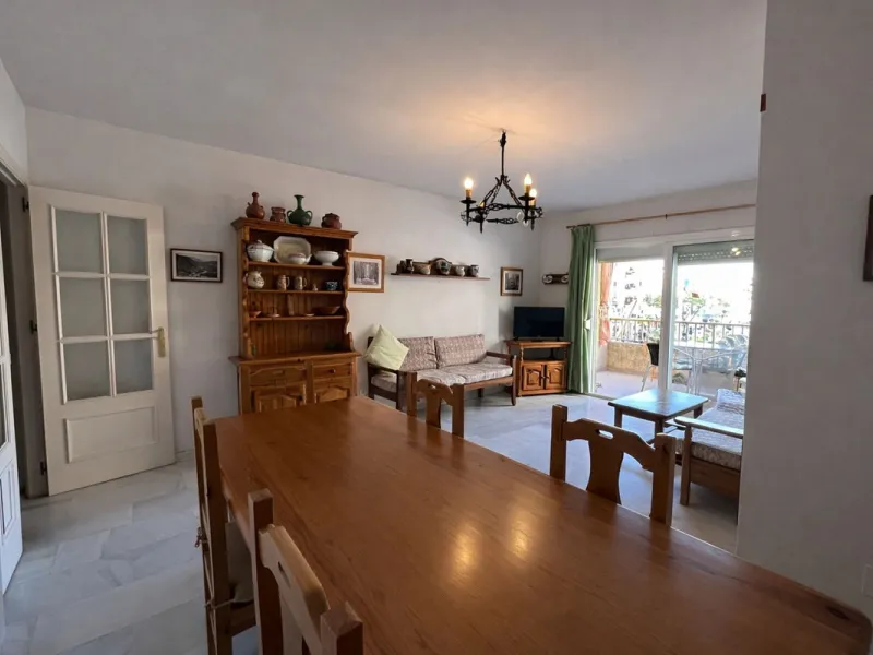 Apartment - Middle Floor Apartment в продаже в Fuengirola, Málaga. В доме 3 спален и 2 ванных комнат. Площадь дома 100 м²