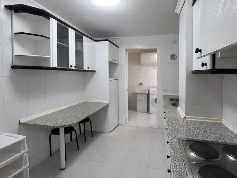 Apartment - Middle Floor Apartment в продаже в Fuengirola, Málaga. В доме 3 спален и 2 ванных комнат. Площадь дома 100 м²