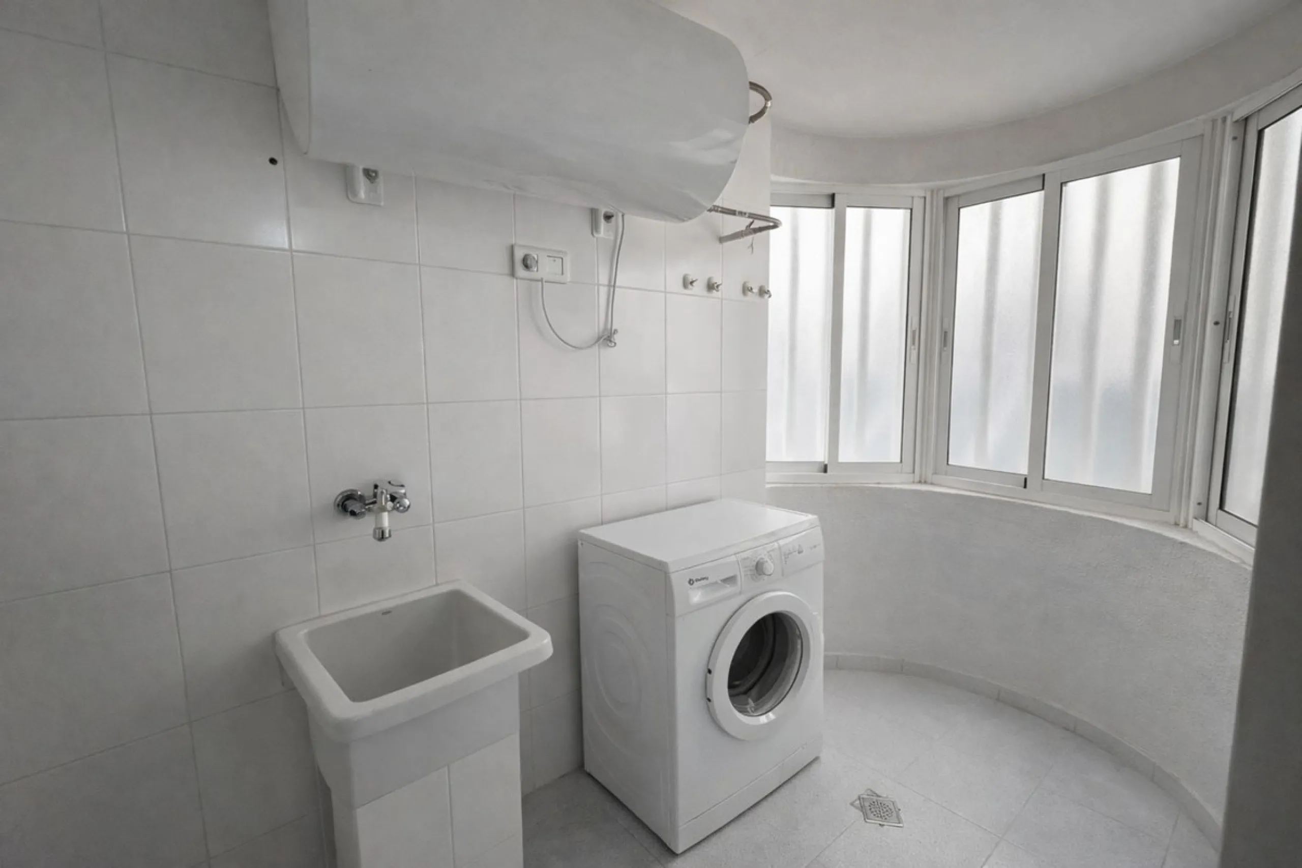 Apartment - Middle Floor Apartment в продаже в Fuengirola, Málaga. В доме 3 спален и 2 ванных комнат. Площадь дома 100 м²