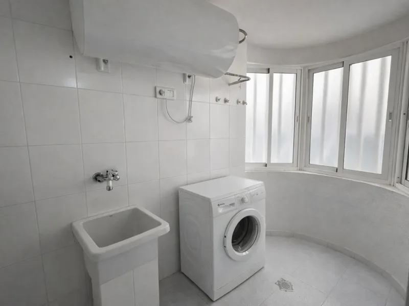 Apartment - Middle Floor Apartment в продаже в Fuengirola, Málaga. В доме 3 спален и 2 ванных комнат. Площадь дома 100 м²