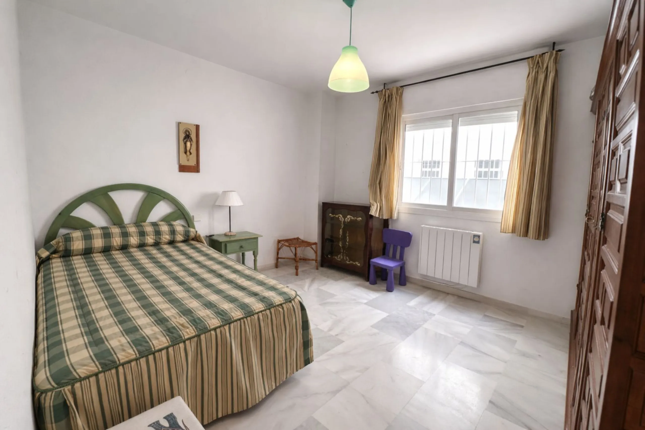 Apartment - Middle Floor Apartment в продаже в Fuengirola, Málaga. В доме 3 спален и 2 ванных комнат. Площадь дома 100 м²