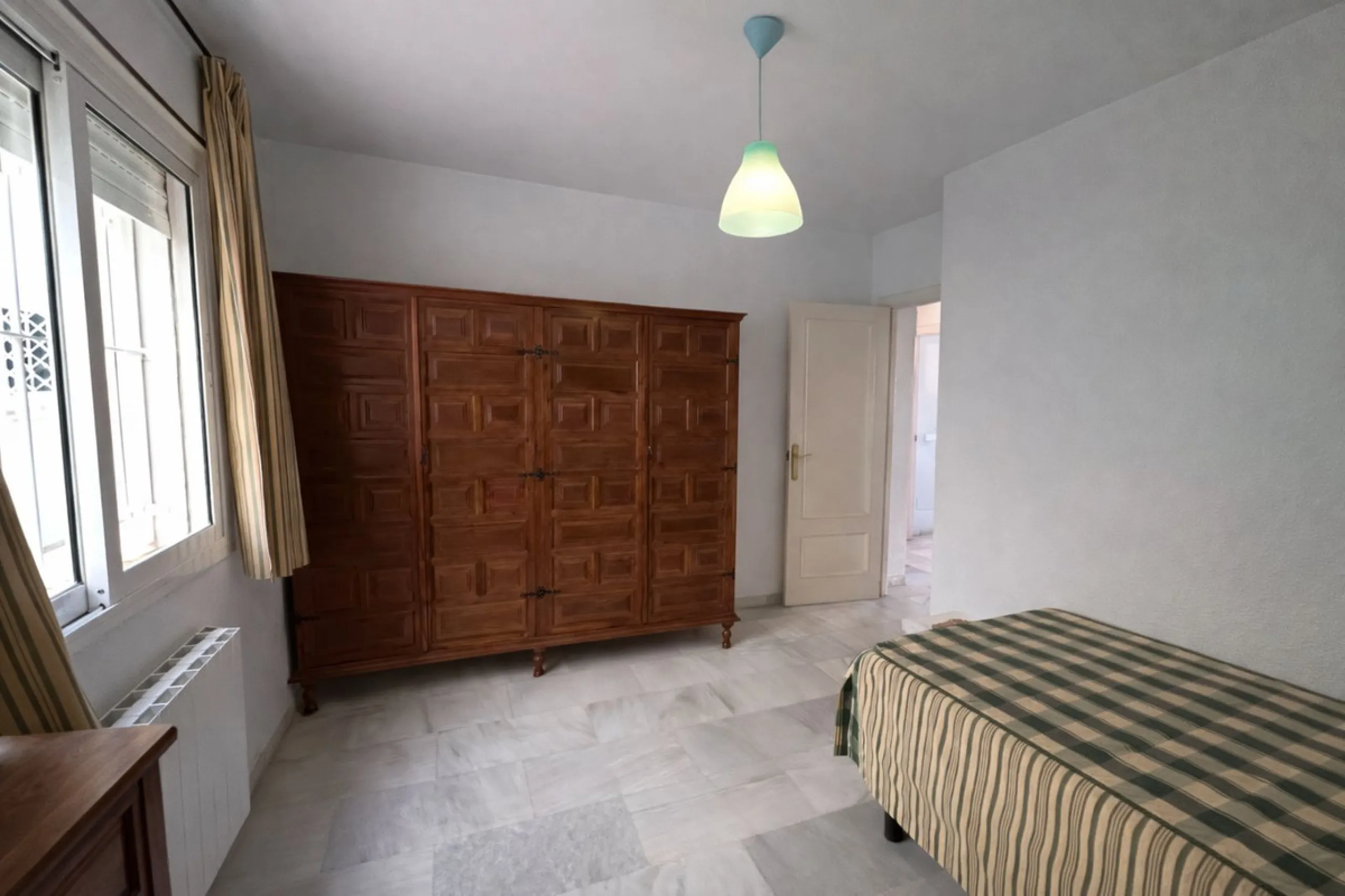 Apartment - Middle Floor Apartment в продаже в Fuengirola, Málaga. В доме 3 спален и 2 ванных комнат. Площадь дома 100 м²