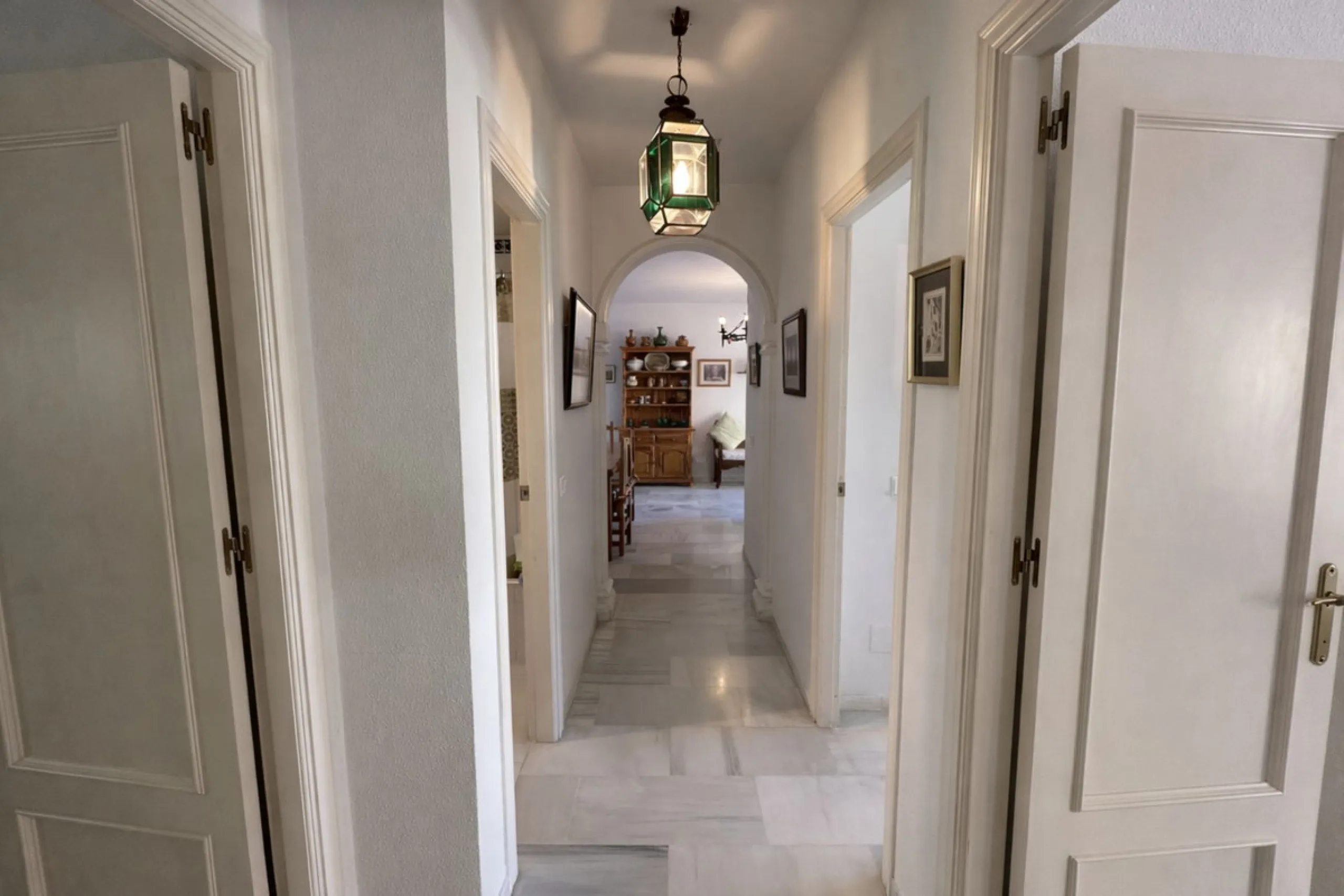 Apartment - Middle Floor Apartment в продаже в Fuengirola, Málaga. В доме 3 спален и 2 ванных комнат. Площадь дома 100 м²