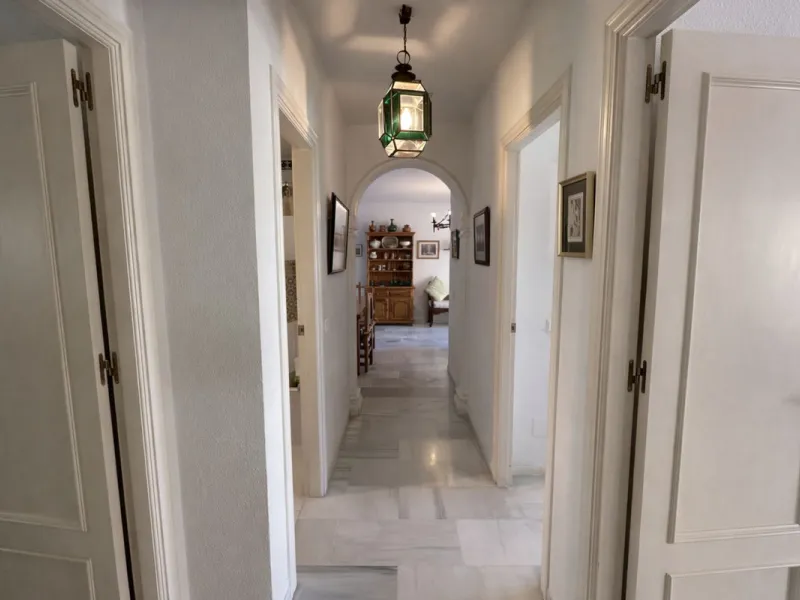 Apartment - Middle Floor Apartment в продаже в Fuengirola, Málaga. В доме 3 спален и 2 ванных комнат. Площадь дома 100 м²