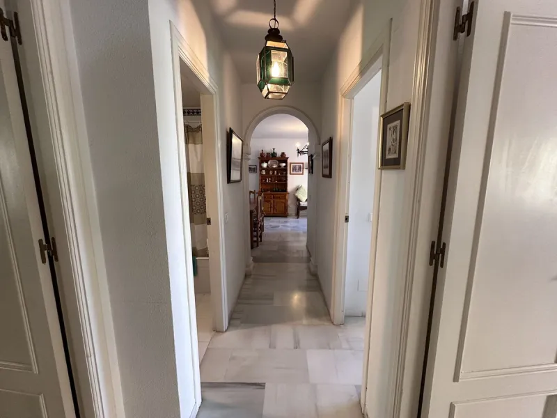 Apartment - Middle Floor Apartment в продаже в Fuengirola, Málaga. В доме 3 спален и 2 ванных комнат. Площадь дома 100 м²