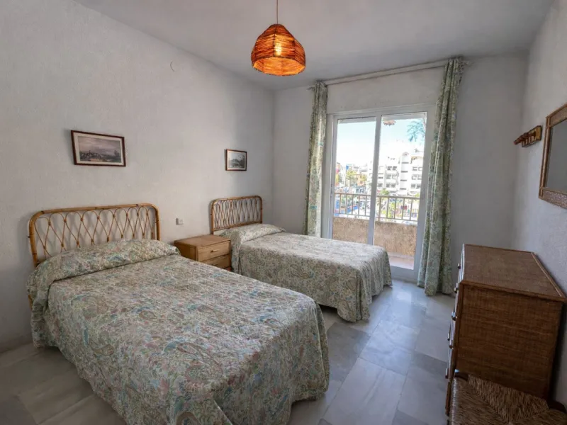 Apartment - Middle Floor Apartment в продаже в Fuengirola, Málaga. В доме 3 спален и 2 ванных комнат. Площадь дома 100 м²