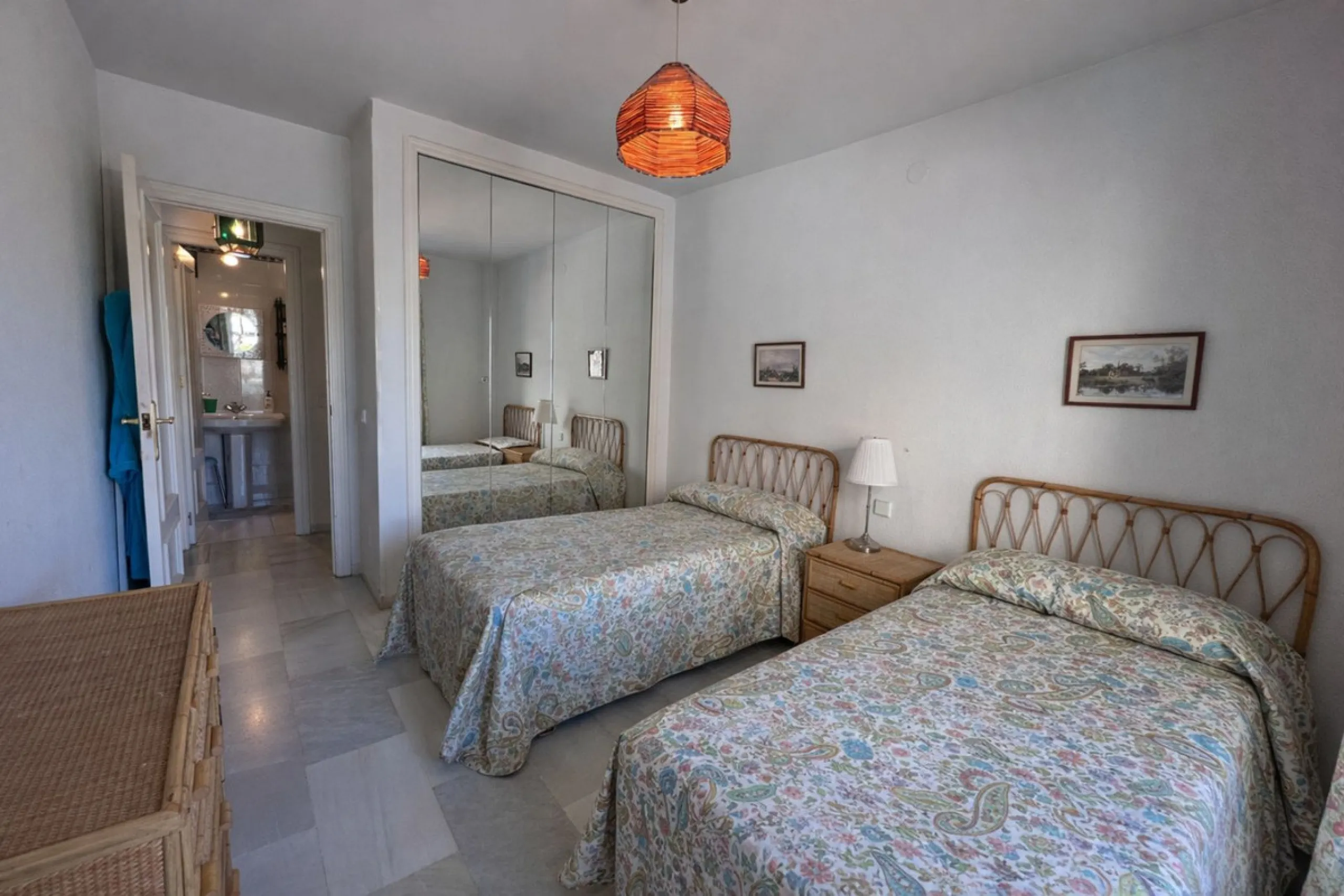 Apartment - Middle Floor Apartment в продаже в Fuengirola, Málaga. В доме 3 спален и 2 ванных комнат. Площадь дома 100 м²