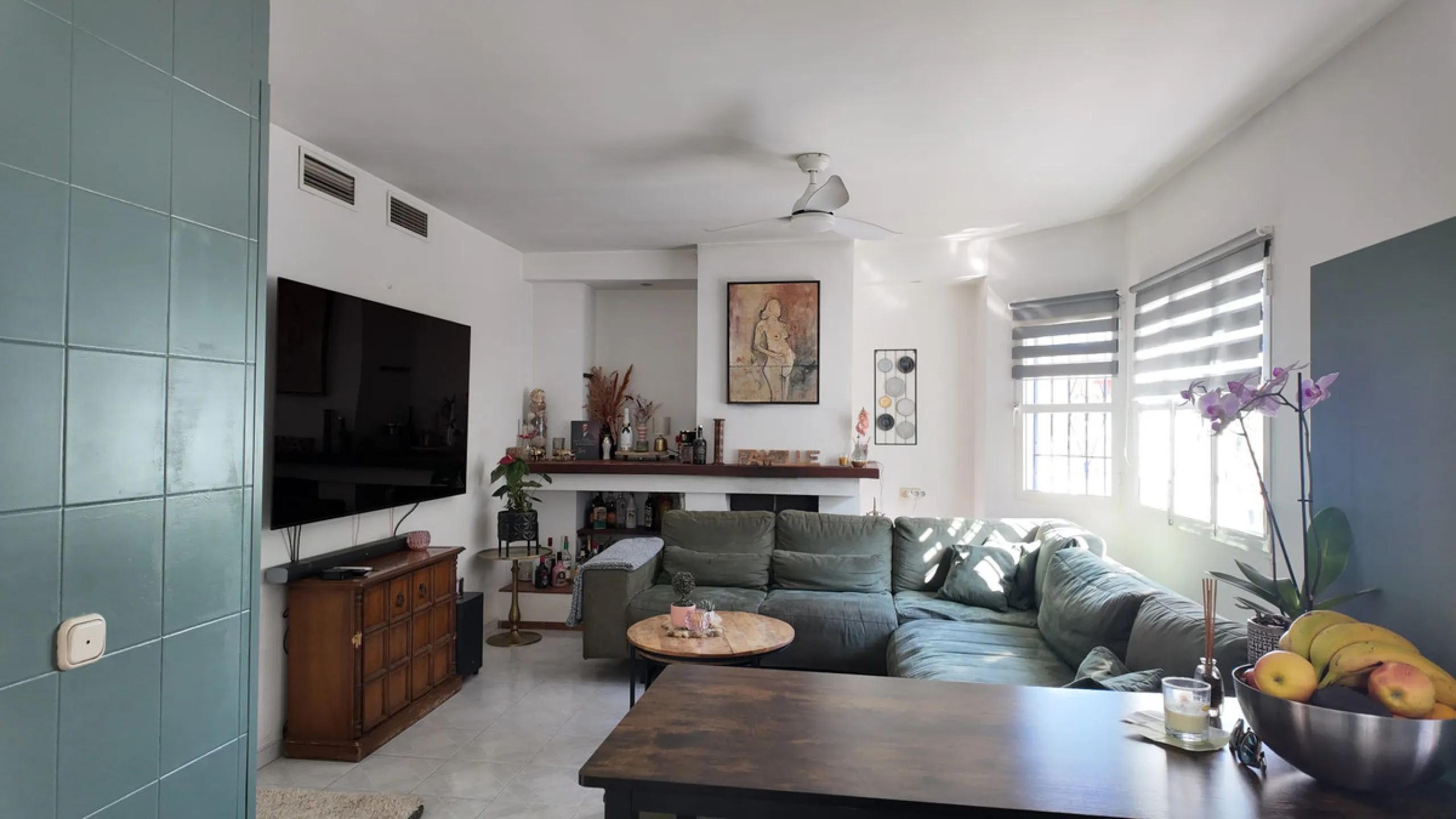Location: Exclusive area of Sierra, just minutes from the centre of Fuengirola, Costa del Sol beaches and urban services. It offers tranquility with open views to green areas and mountains, ideal to disconnect without getting too far from the action.
