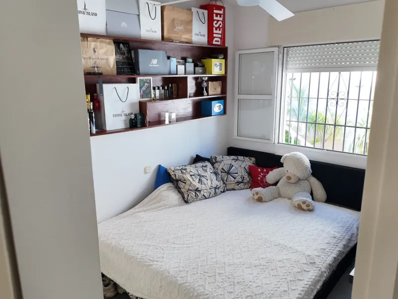 Location: Exclusive area of Sierra, just minutes from the centre of Fuengirola, Costa del Sol beaches and urban services. It offers tranquility with open views to green areas and mountains, ideal to disconnect without getting too far from the action.