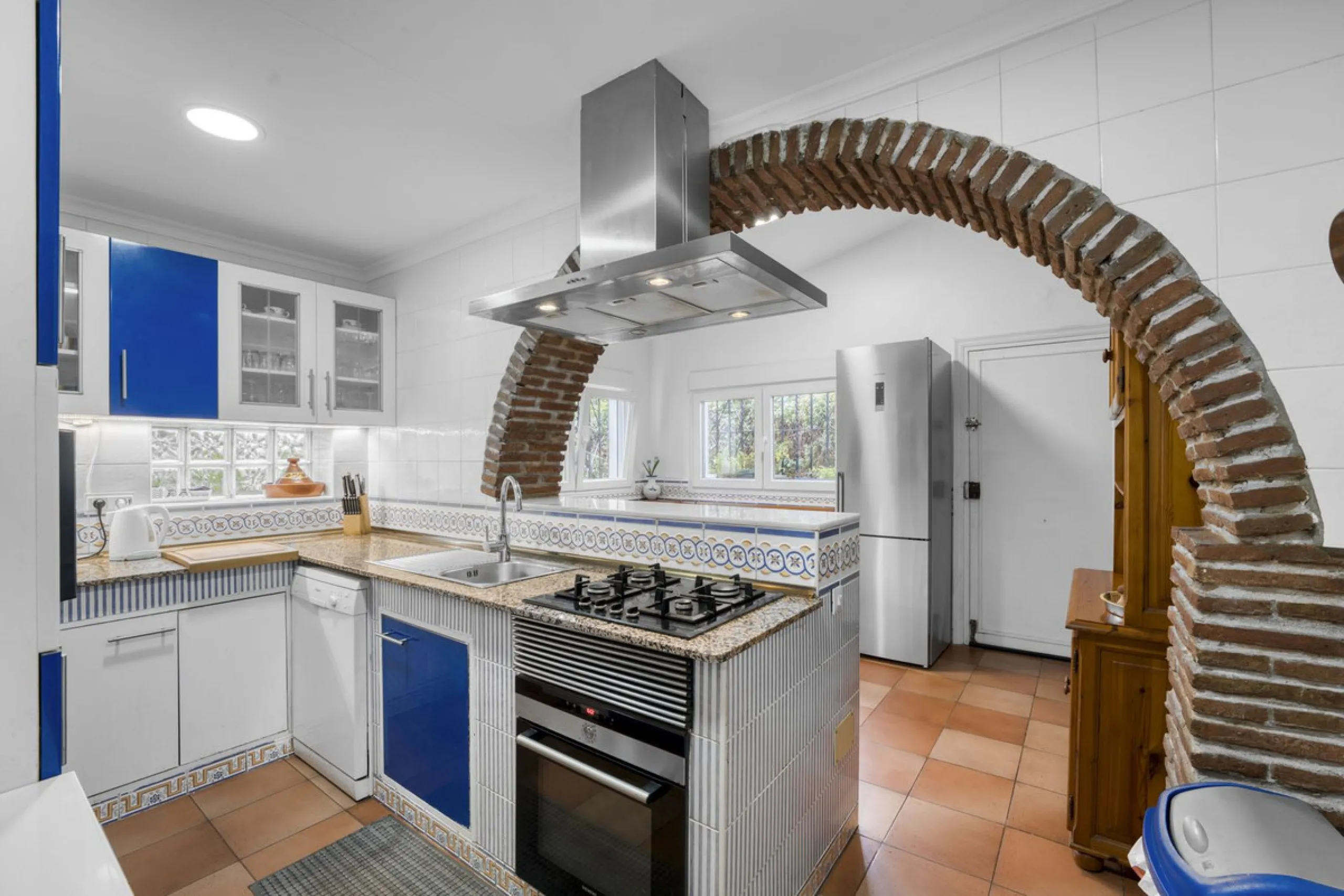 Diese beeindruckende Villa mit Aussicht – der ideale Rückzugsort für Ihre Familie