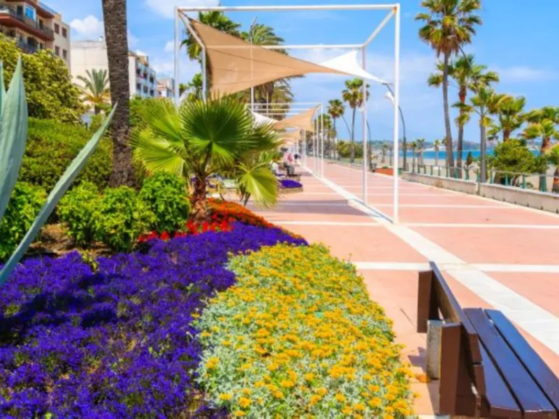 Exclusive Modern Frontline Golf Villa | El Campanario