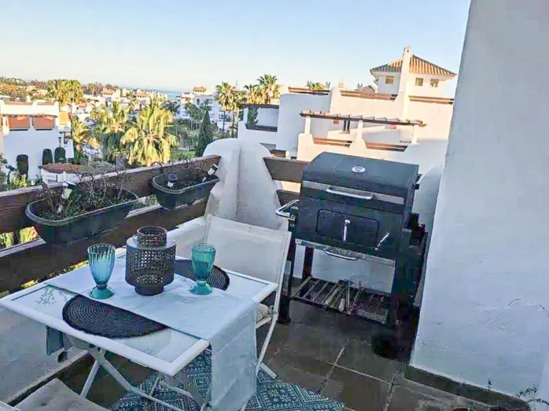 Apartment - Middle Floor Apartment в продаже в Estepona, Málaga. В доме 3 спален и 2 ванных комнат. Площадь дома 116 м²