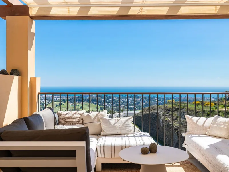 This stylish penthouse is located in a well-maintained and highly desirable residential community, offering a perfect combination of comfort, views, and lifestyle. The property features a built area of 102 m² and includes two spacious bedrooms and two mod