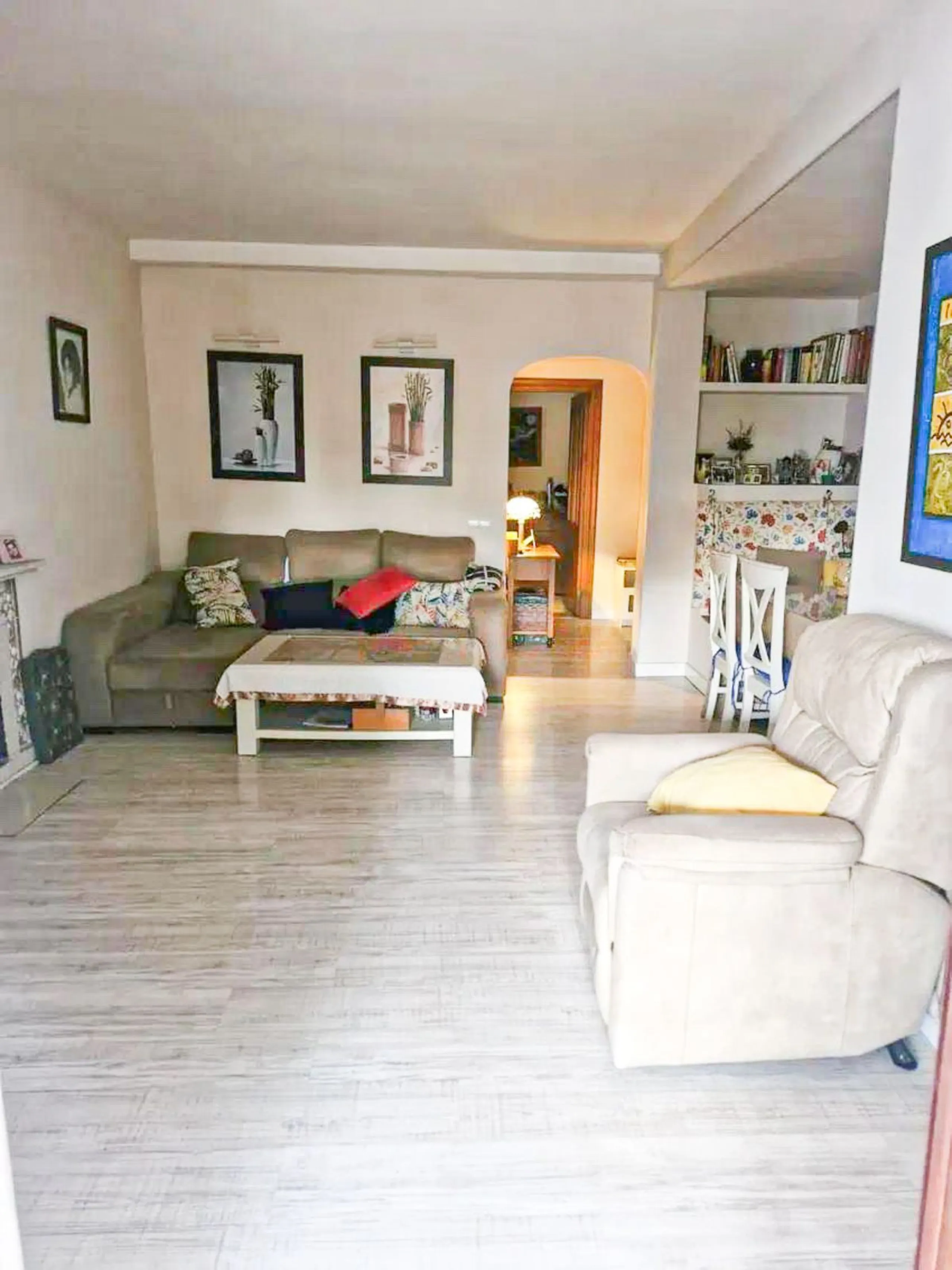 Spacious ground floor apartment located in the prestigious area of Nagüeles, Marbella, within a well-maintained residential complex with communal pool and gardens.